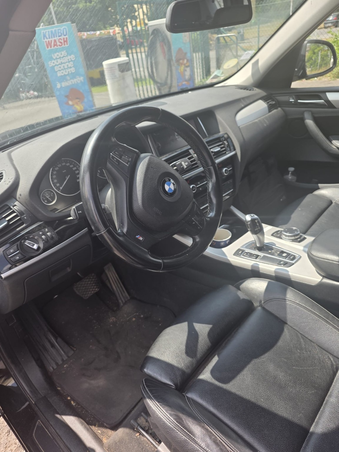 Agrandir l’intérieur du BMW
